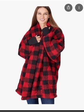 NWT Plush Red & Black Buffalo Plaid Sherpa Robe